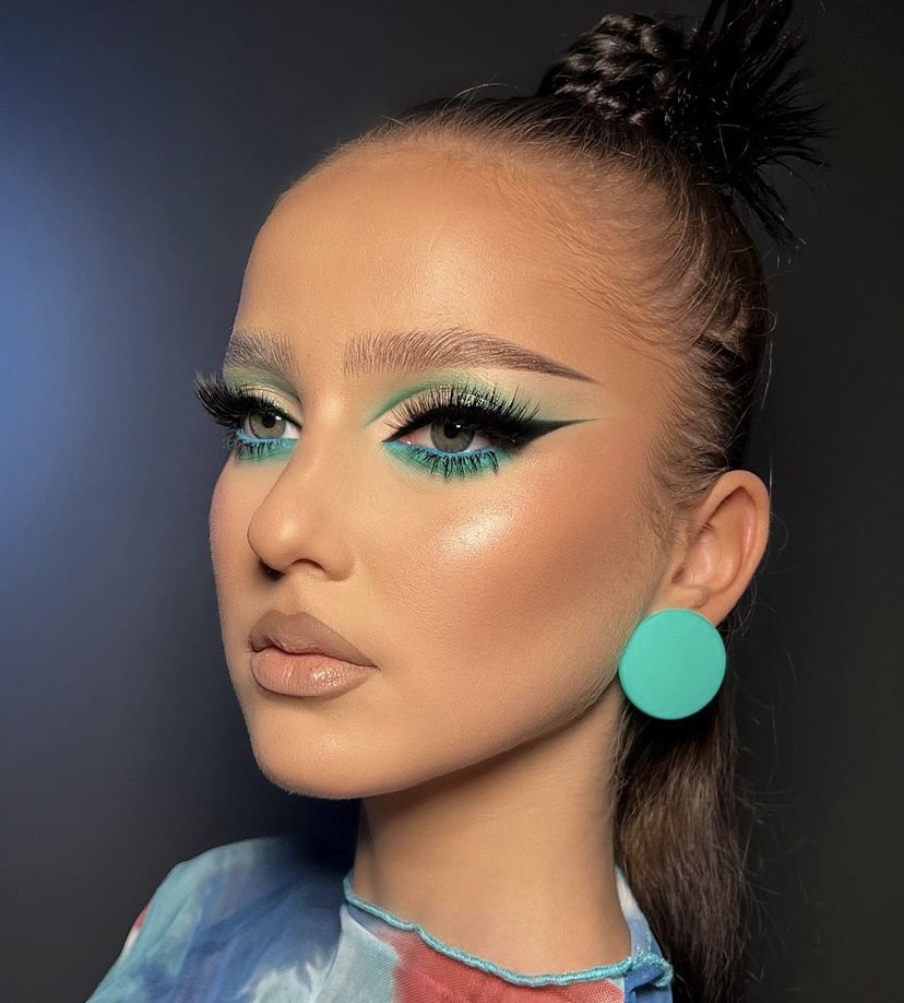 @anaignat_ instagram post